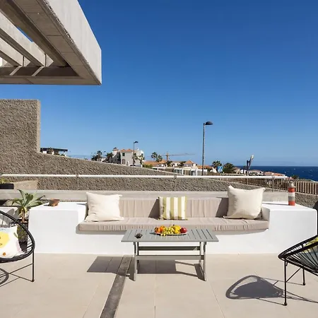 Home2book Design & Breathtaking Sea Views El Poris 포리스 데 아보나