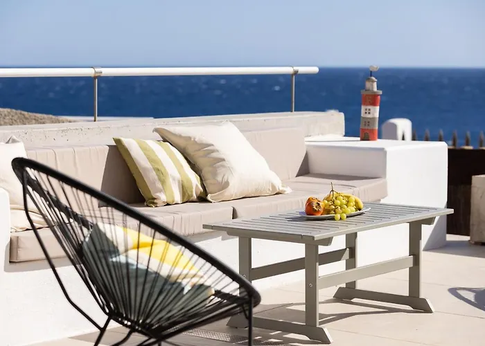 Home2book Design & Breathtaking Sea Views El Poris 公寓 *